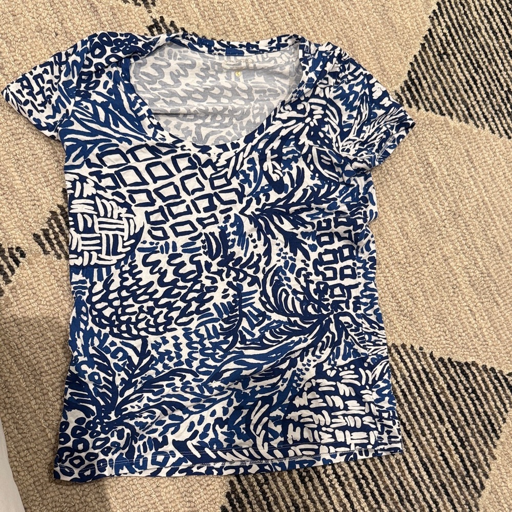 Lilly Pulitzer Blue and White Printed Short Sleeve Women's Top